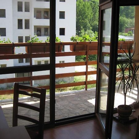 Family Hotel Veronika 代温 外观 照片