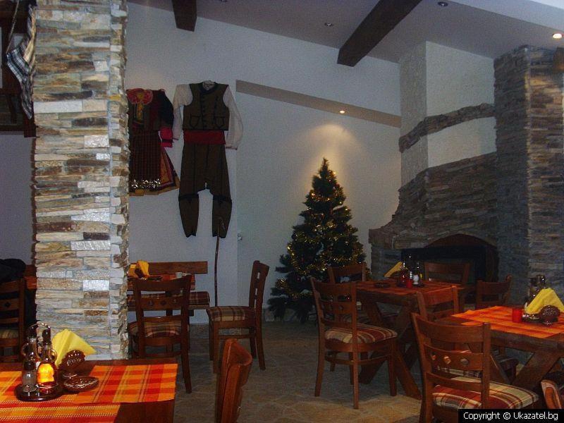 Family Hotel Veronika 代温 外观 照片