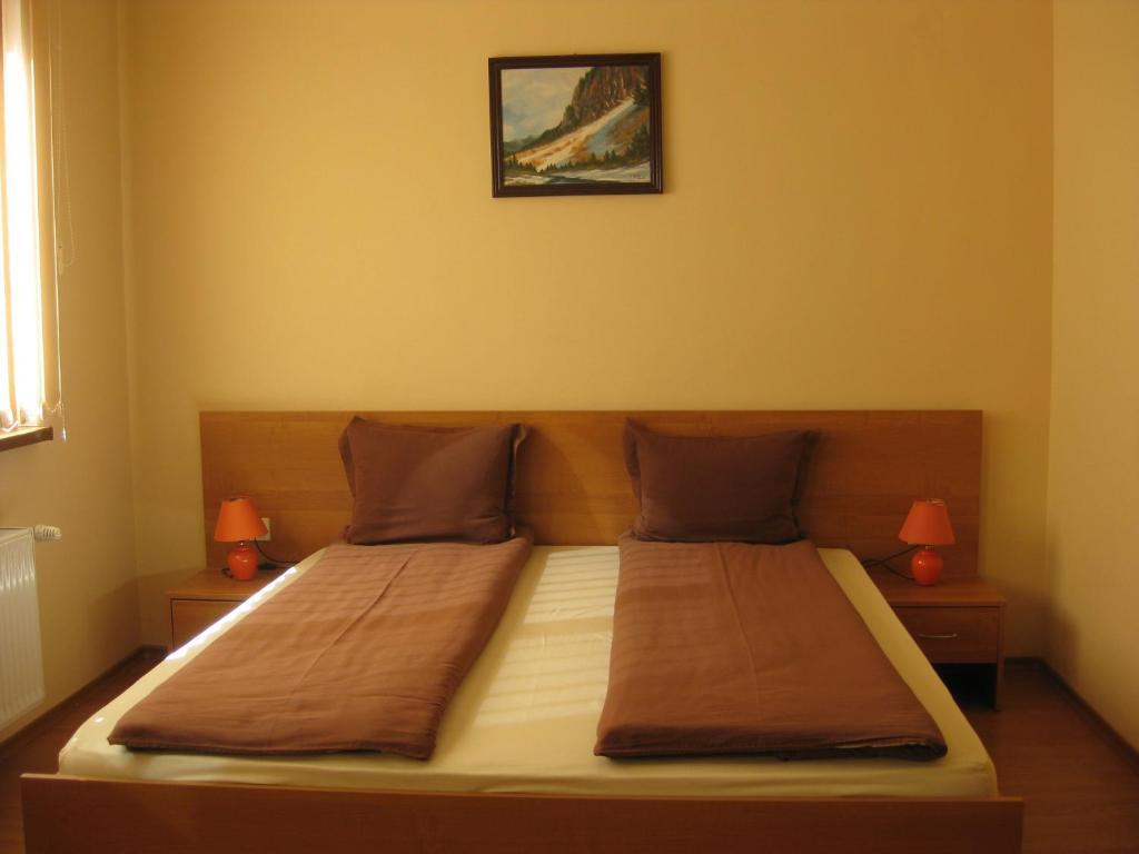 Family Hotel Veronika 代温 外观 照片