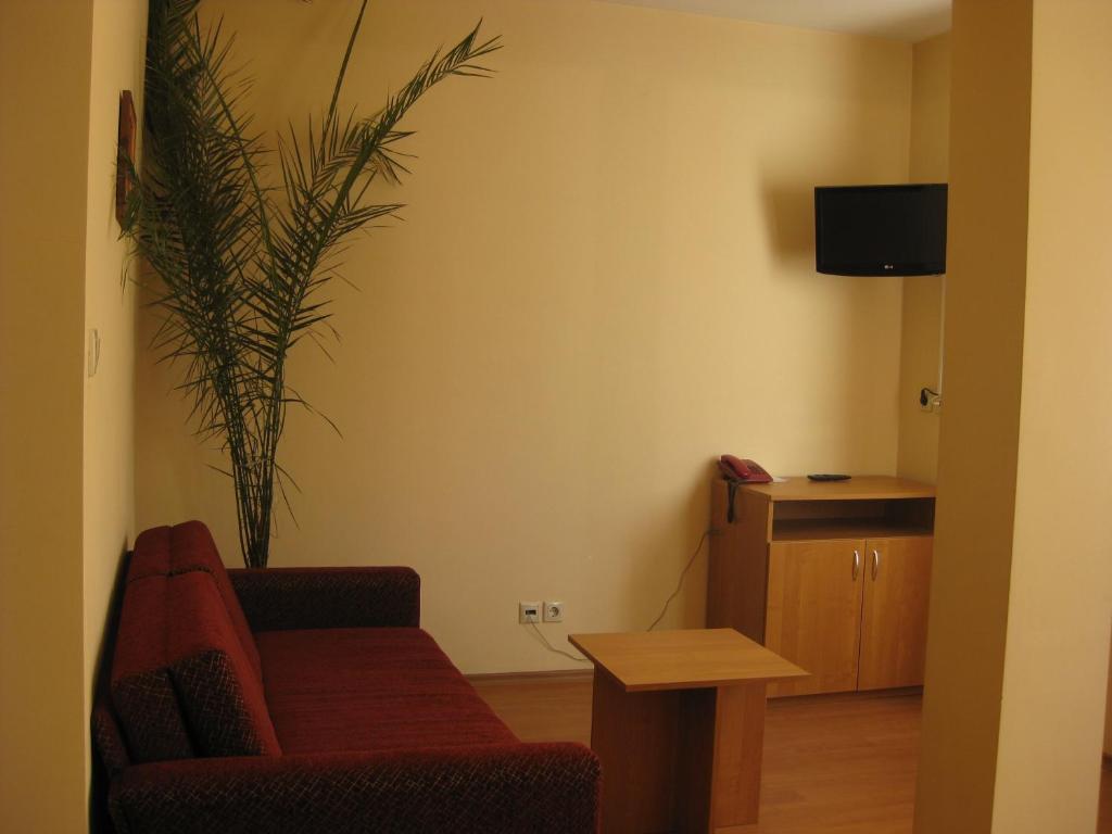 Family Hotel Veronika 代温 外观 照片