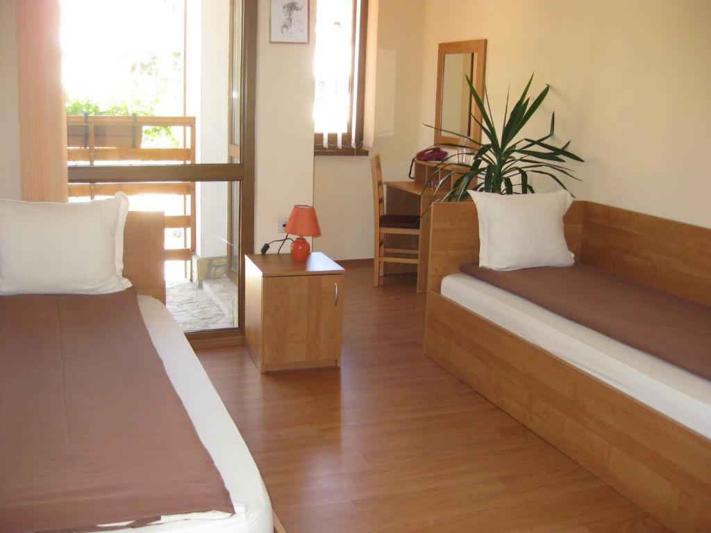 Family Hotel Veronika 代温 客房 照片