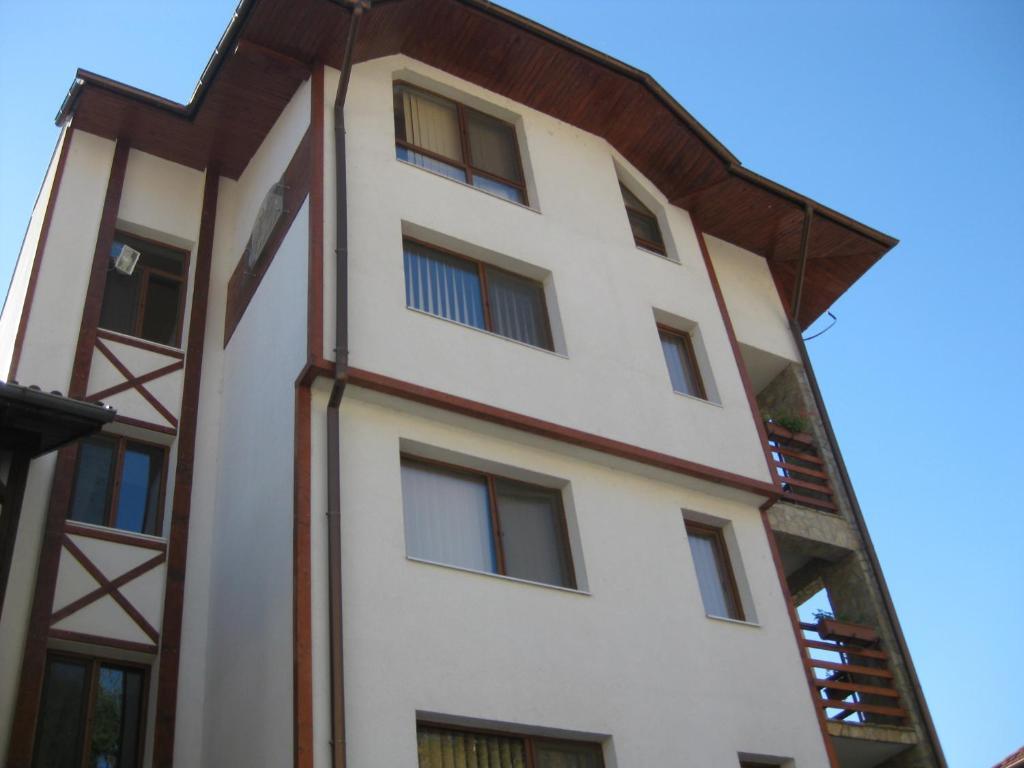 Family Hotel Veronika 代温 外观 照片