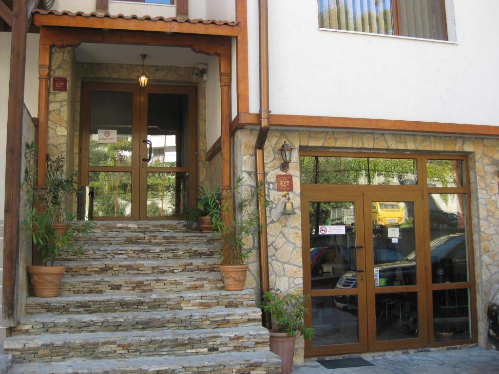 Family Hotel Veronika 代温 外观 照片