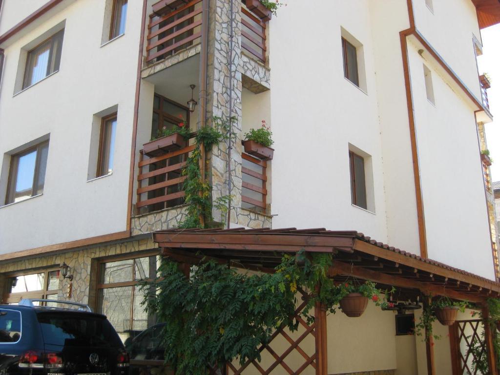 Family Hotel Veronika 代温 外观 照片