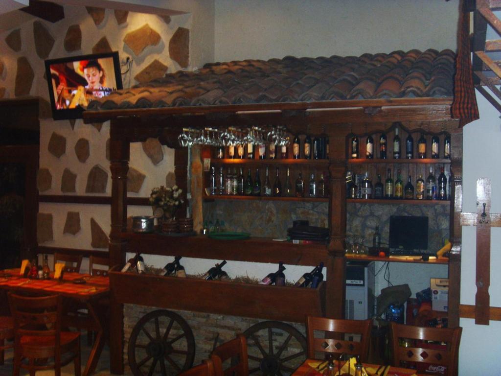 Family Hotel Veronika 代温 外观 照片