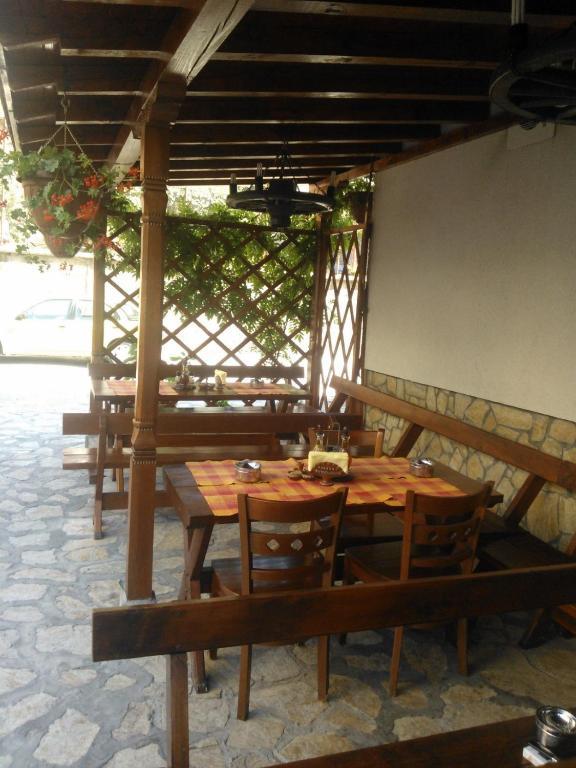 Family Hotel Veronika 代温 外观 照片