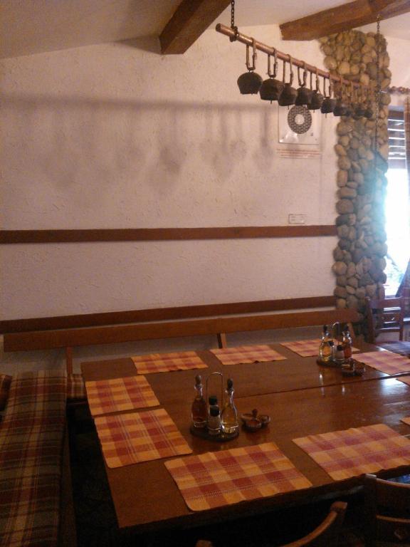 Family Hotel Veronika 代温 外观 照片
