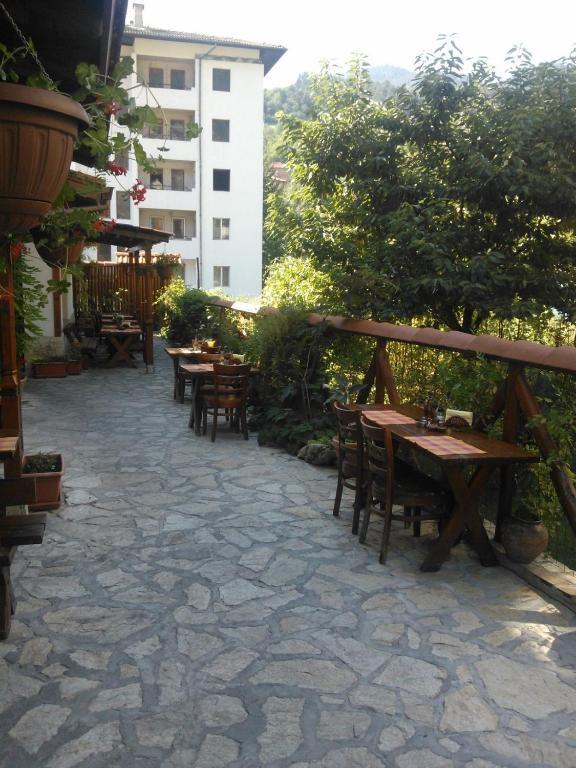 Family Hotel Veronika 代温 外观 照片