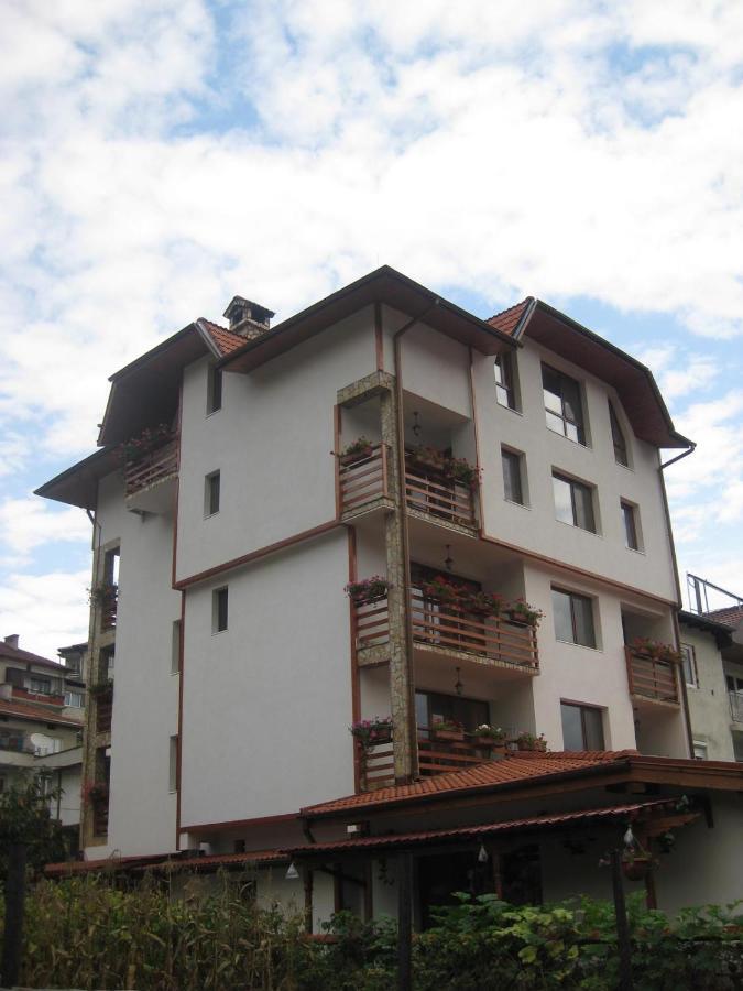 Family Hotel Veronika 代温 外观 照片